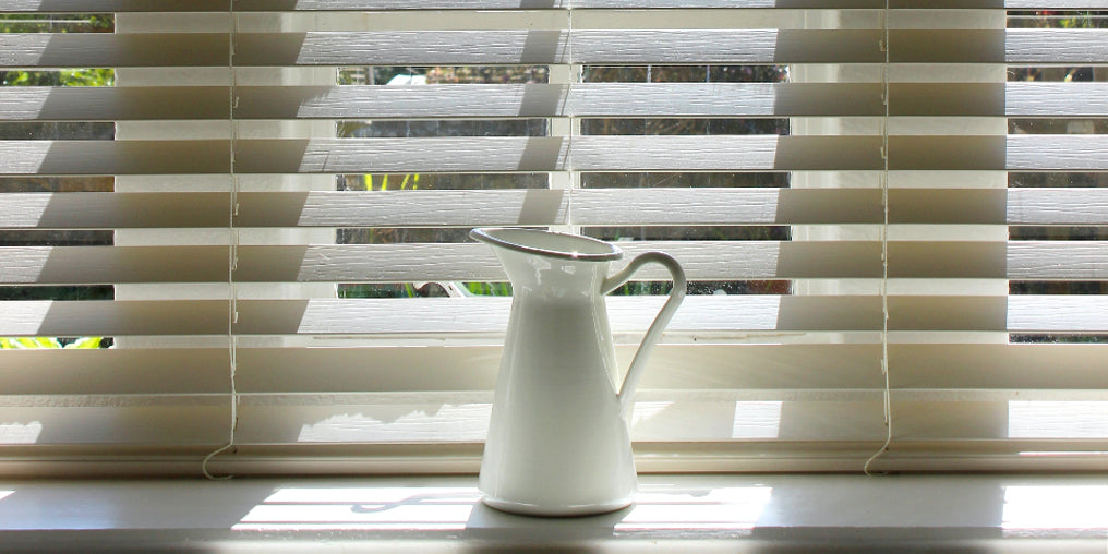 How To Choose Between Roman and Venetian Blinds