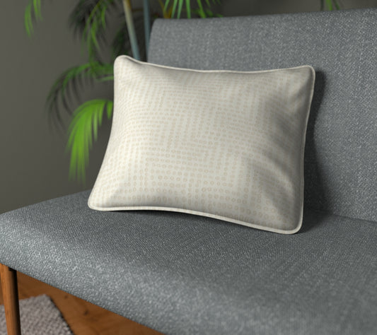 Solitaire Ivory Piped Cushion