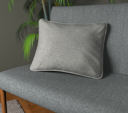 Olavi Magnet Piped Cushion